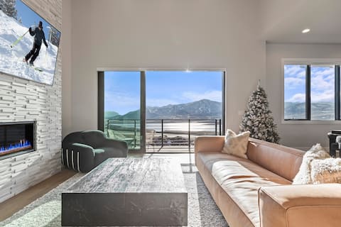 Private Hot Tub|Snowy Lake Views |Gorgeous New Hom