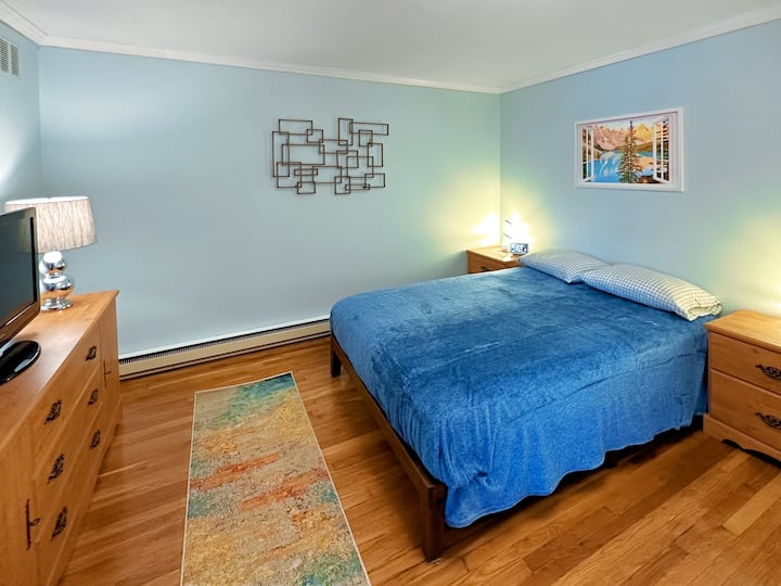 غرفة النوم رقم2 بسرير بحجم كبير