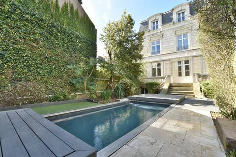 Hypercenter mansion with swimming pool