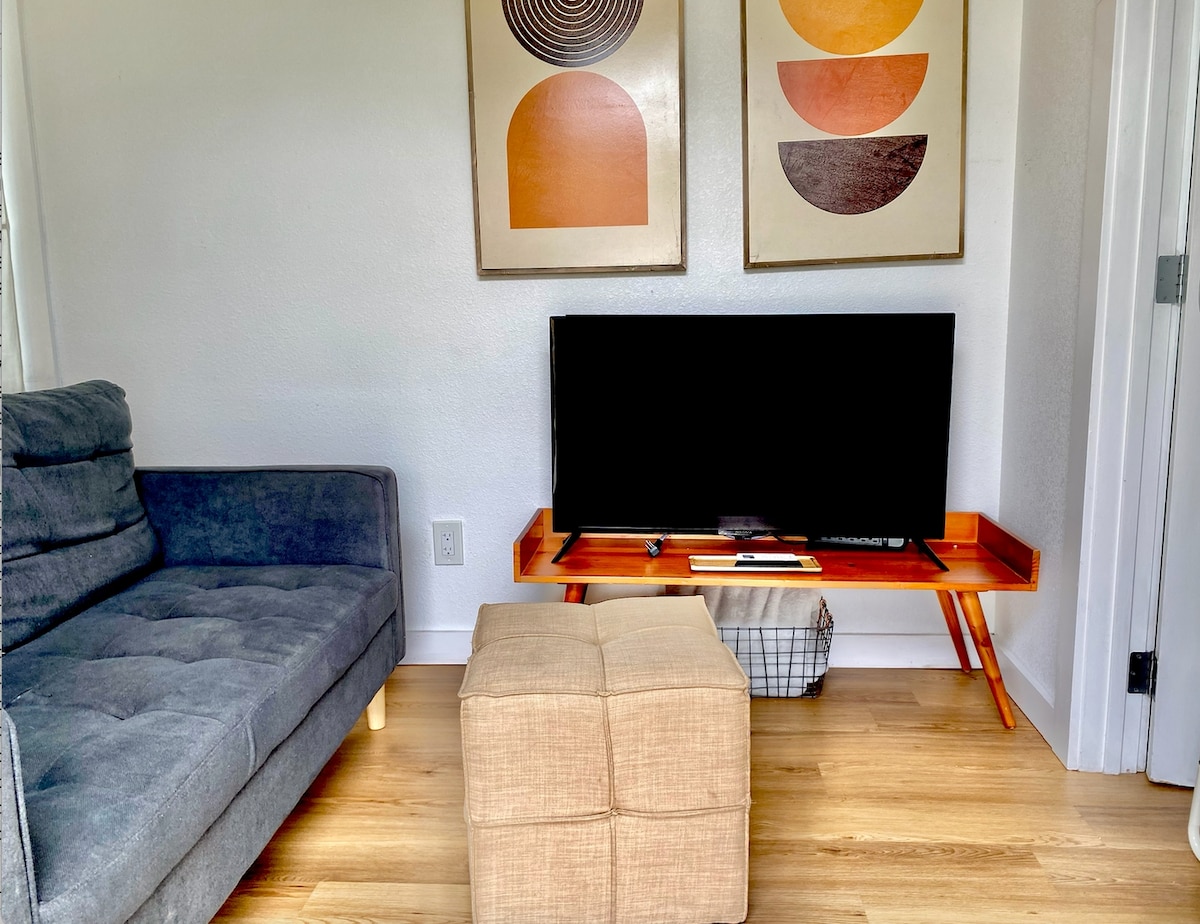 Club Casita | Full Kitchen | Near Airport