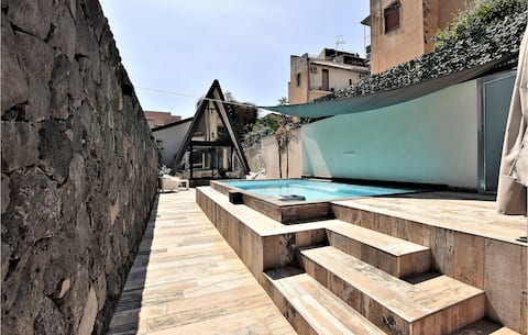 Cozy home in Catania with kitchen