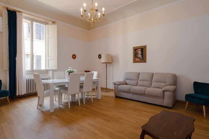 Ghibellina Elegant Apartment with 4 bedrooms