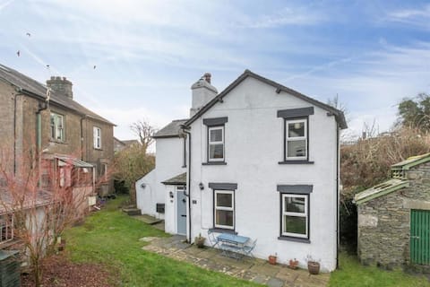 Holme Cottage, Staveley, Nr. Windermere