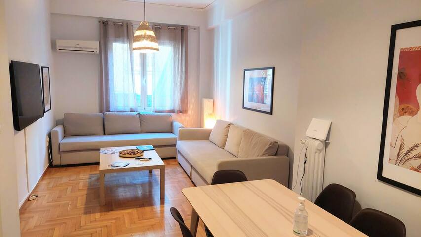 Cozy apartment in Plaka gallery image 3