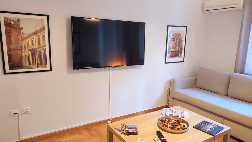 Cozy apartment in Plaka gallery image 4