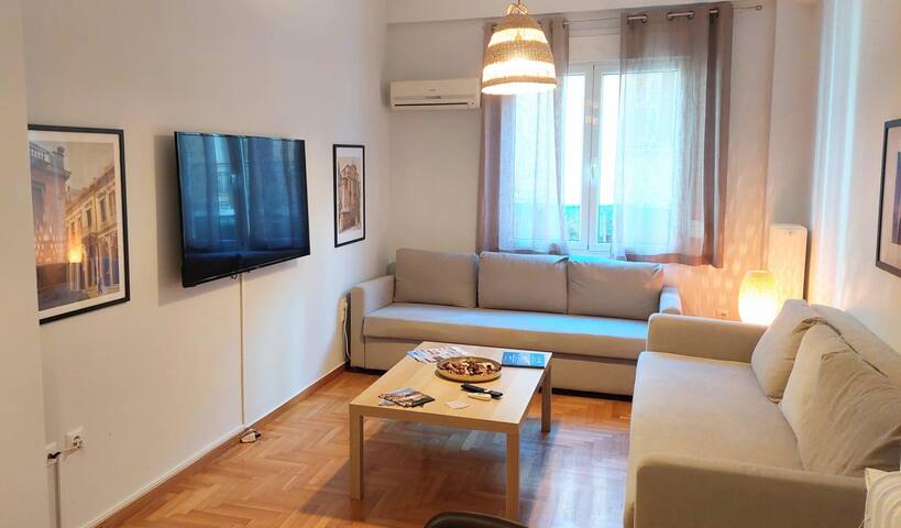 Cozy apartment in Plaka gallery image 5