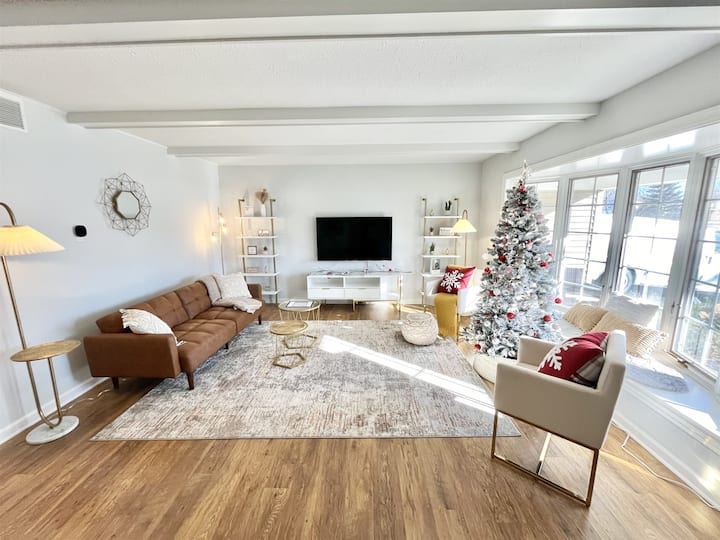 Great location-King beds-Kids playroom