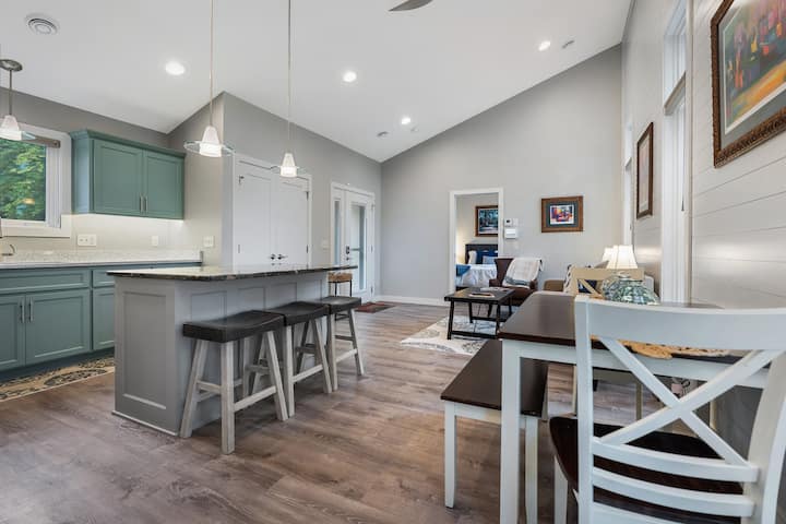 พื้นที่นั่งเล่นแบบเปิดโล่ง