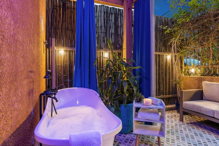 Hillcrest Hangar: Luxury Style, Urban Walkability! gallery image 5