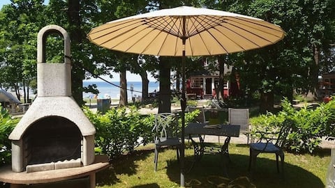 Popular Airbnb listing: Crow's nest on the beach - ABC52 in Zierow