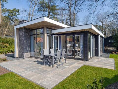 Modern chalet with a terrace near the Veluwe