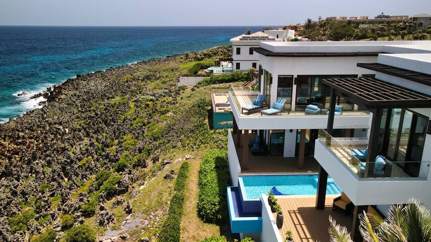 Roatan Property Management managed Airbnb listing 1