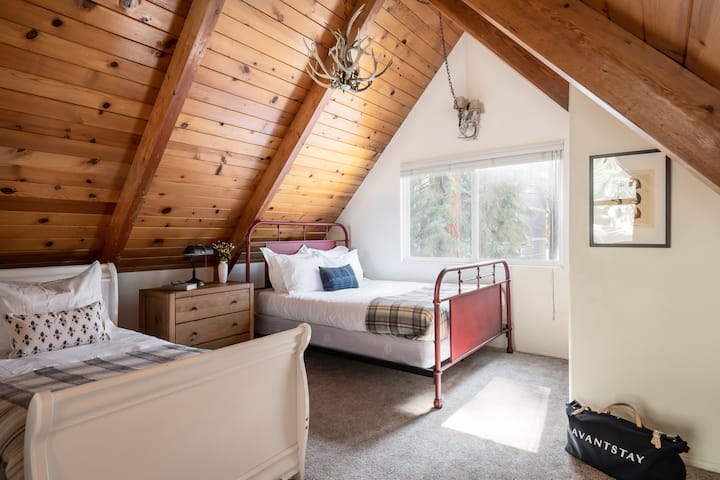 Roshani ina vitanda viwili pacha.