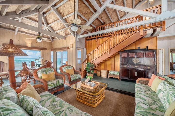 Beachfront Getaway with Panoramic Views gallery image 2