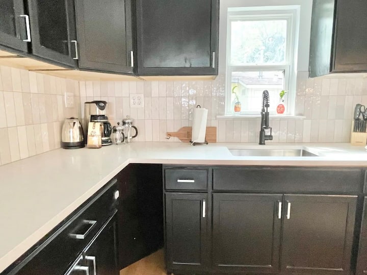 Joplin House | East Side Vibe | Fam & Friends - Austin, TX