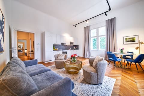 Deluxe Apartment with parking next to the citypark