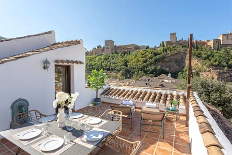 Great house with Alhambra views. Mirador de los Reyes