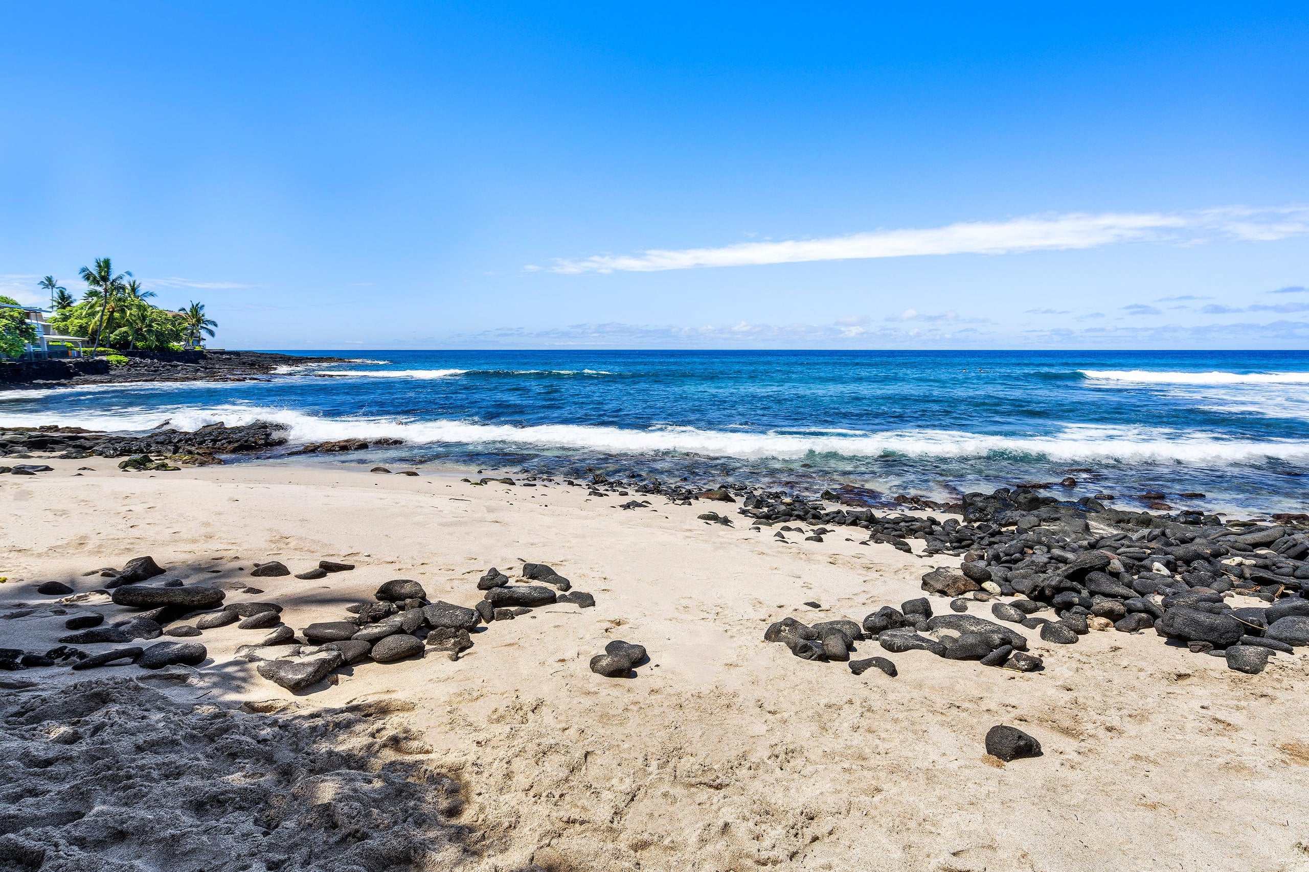 Condo in Kailua-Kona · ★4.93 · 1 bedroom · 2 beds · 1 private bath - Image 27