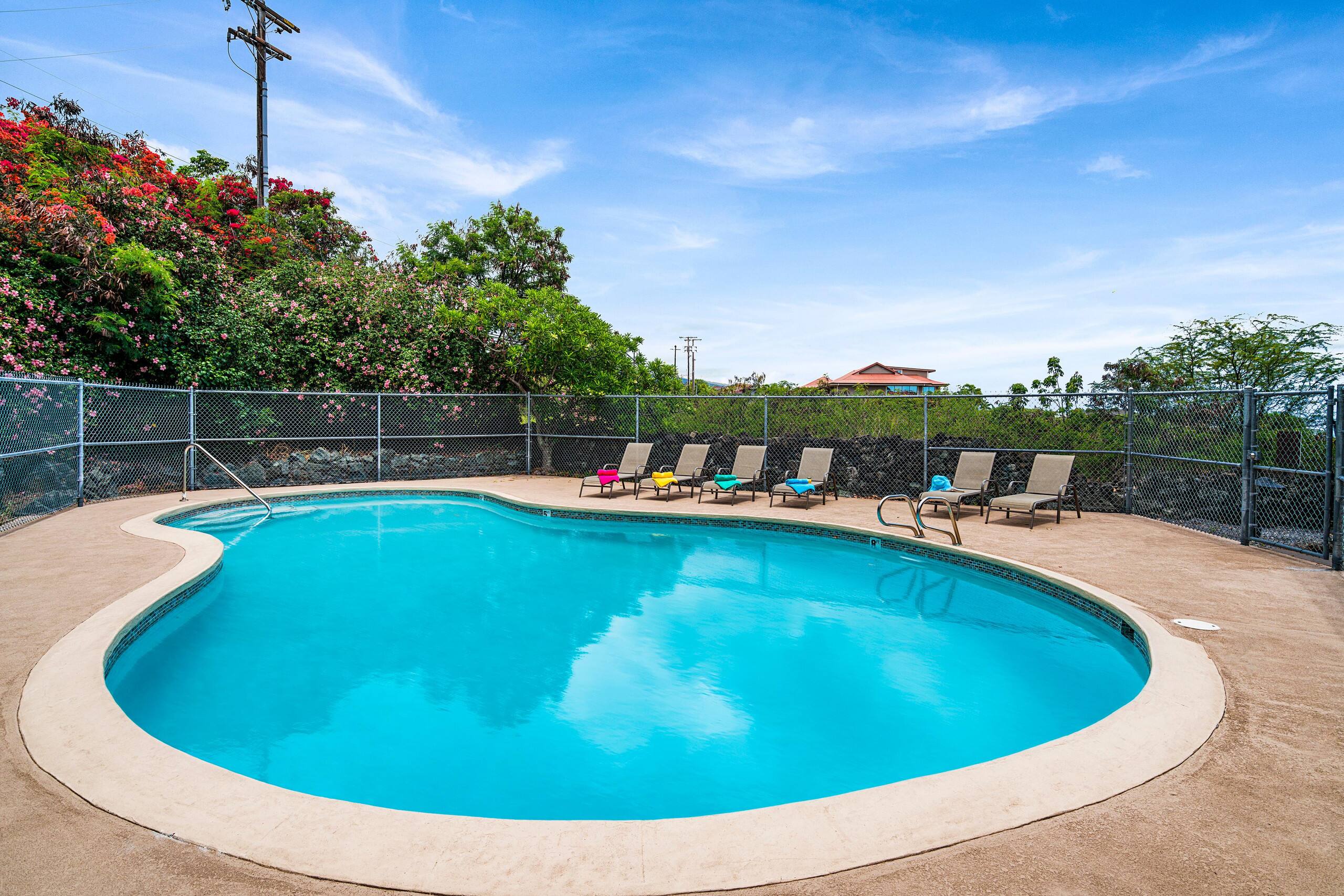 Condo in Kailua-Kona · ★4.93 · 1 bedroom · 2 beds · 1 private bath - Image 20