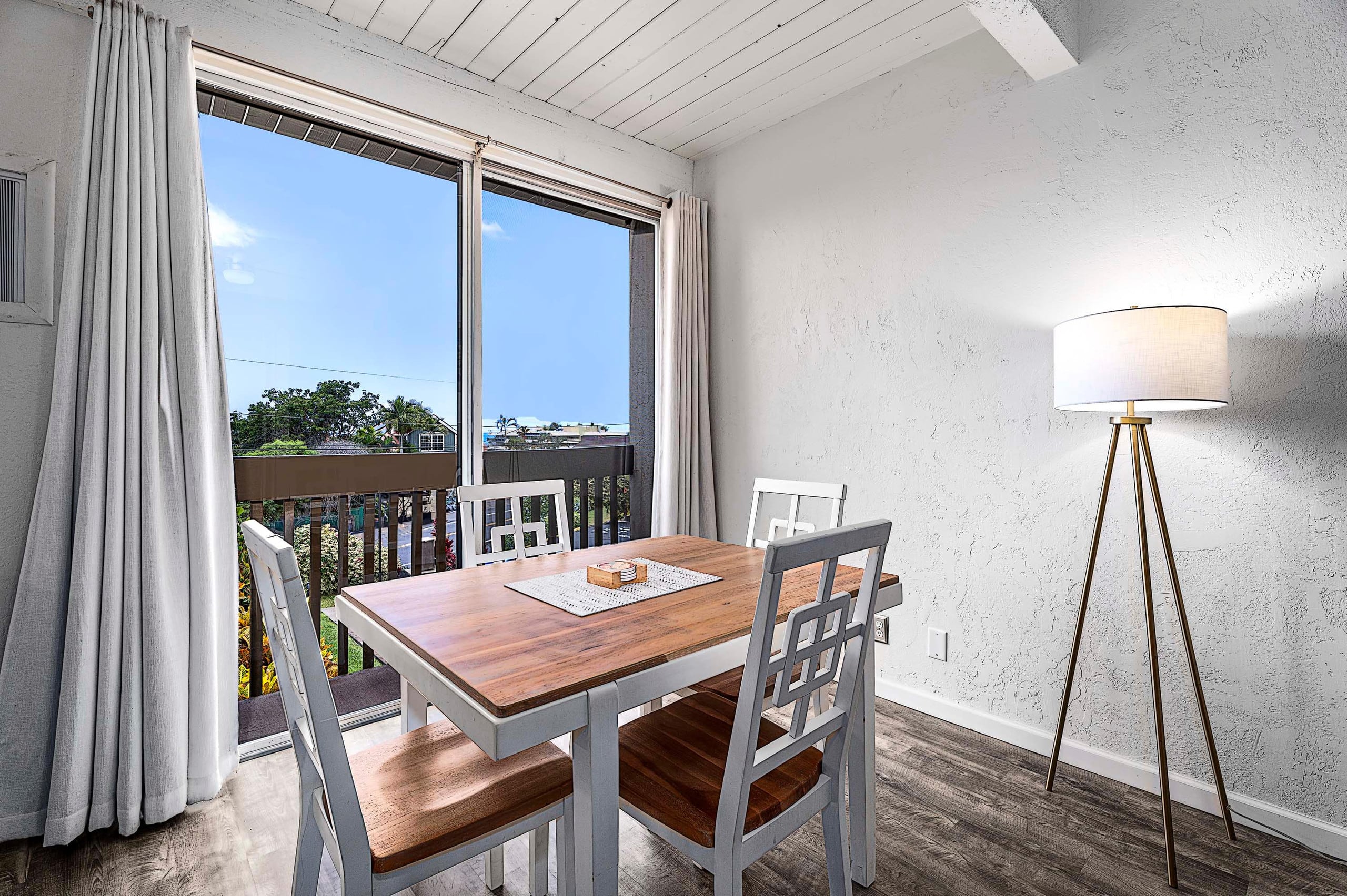 Condo in Kailua-Kona · ★4.93 · 1 bedroom · 2 beds · 1 private bath - Image 7