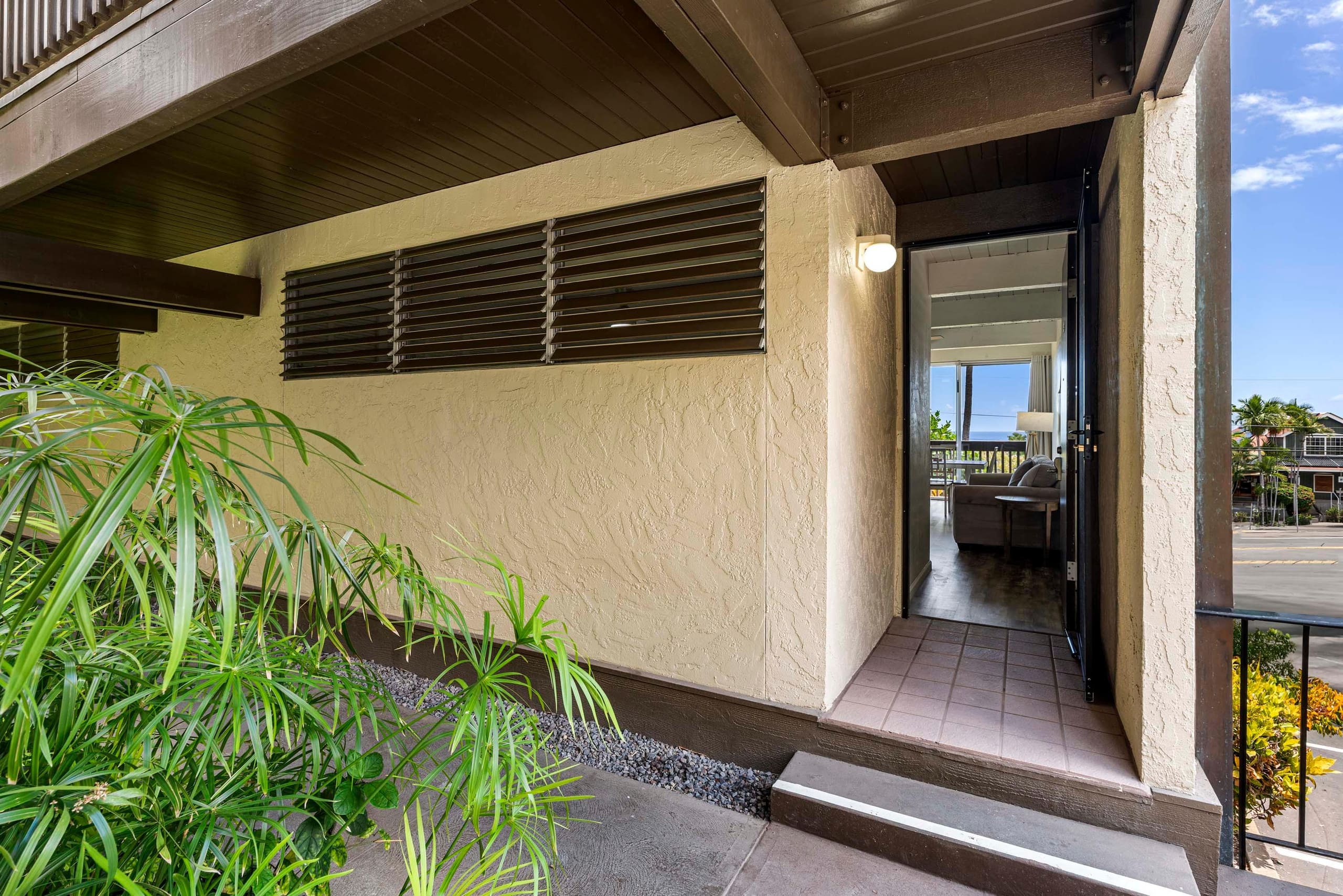 Condo in Kailua-Kona · ★4.93 · 1 bedroom · 2 beds · 1 private bath - Image 17