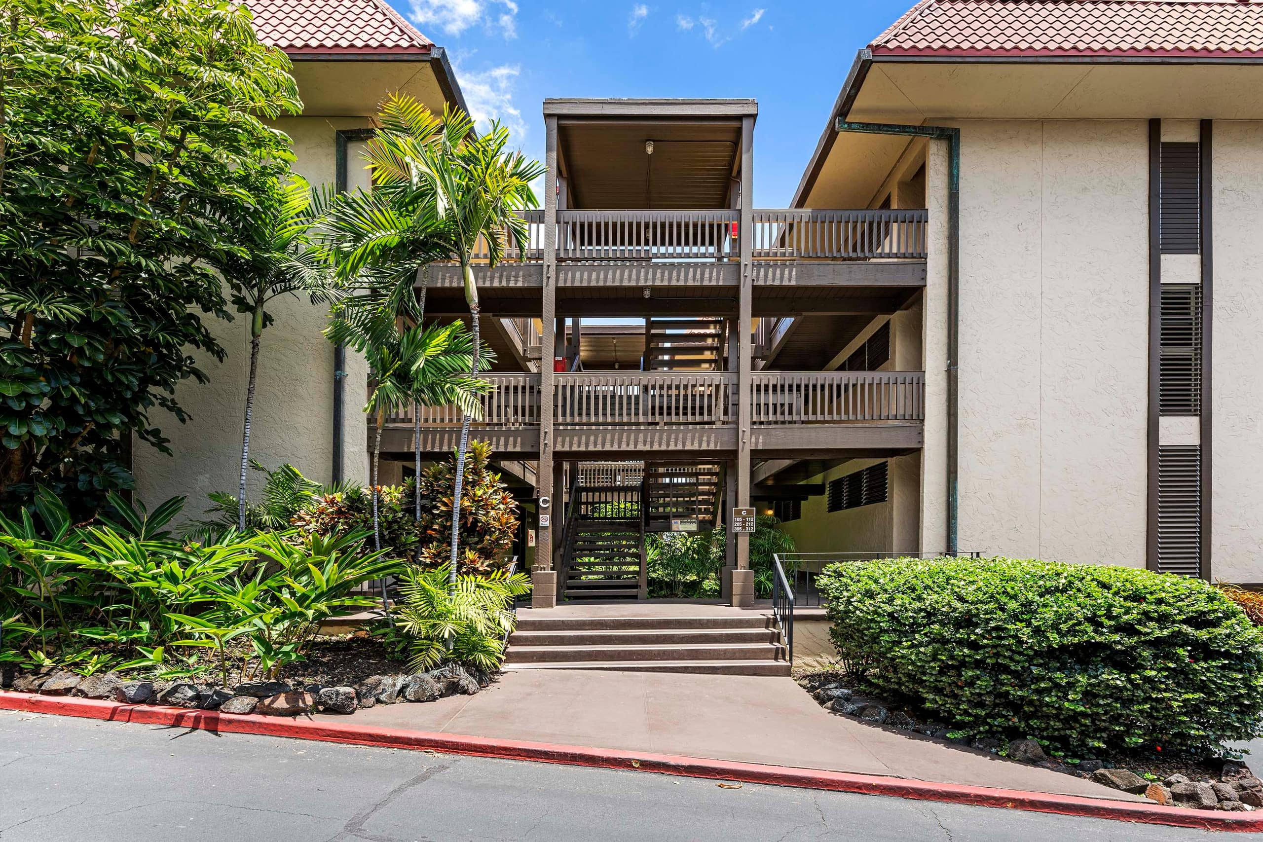 Condo in Kailua-Kona · ★4.93 · 1 bedroom · 2 beds · 1 private bath - Image 29