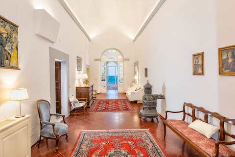 Successful Airbnb property: Luxury Penthouse with Incredible View & A/C 300mq in Montepulciano