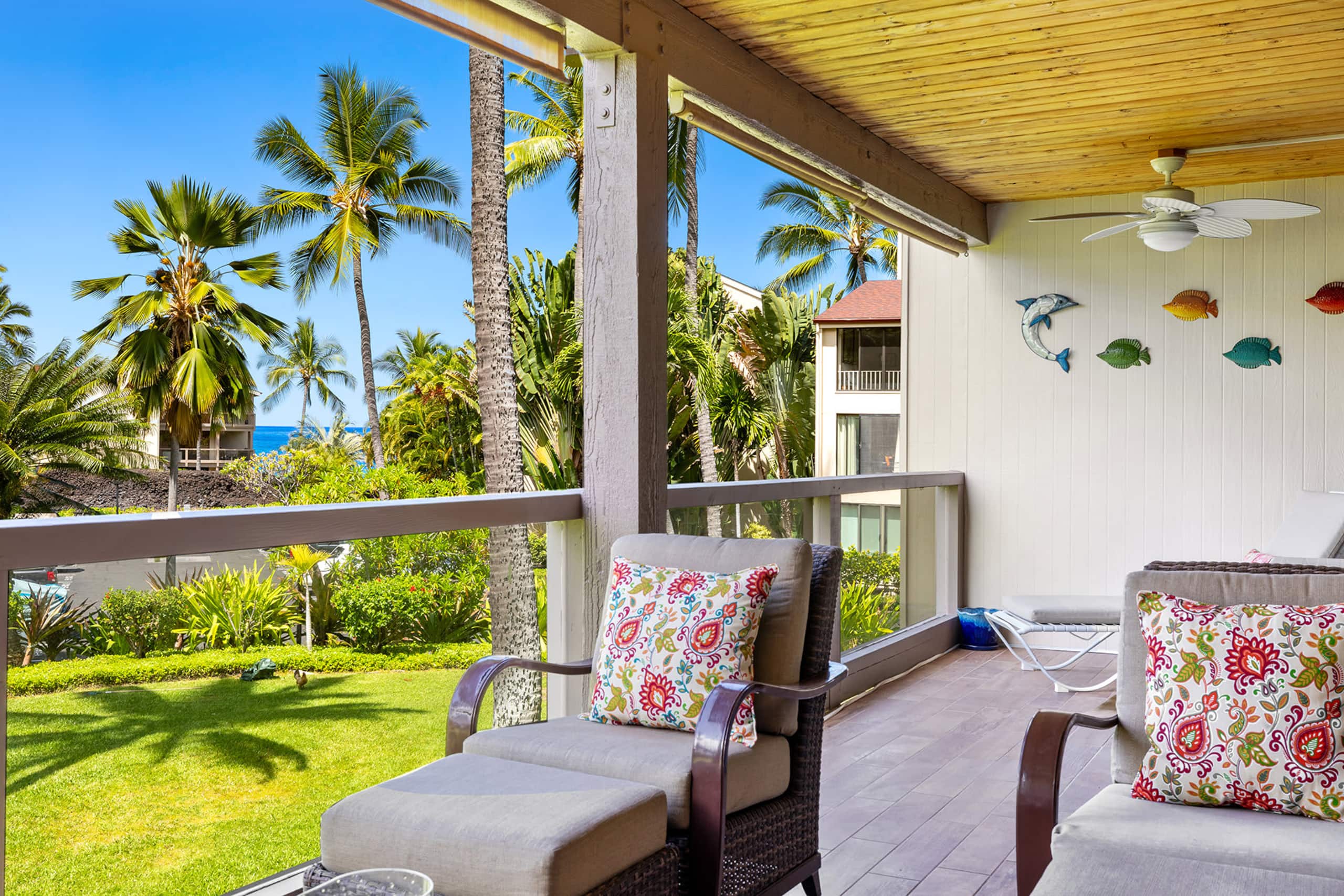 Condo in Kailua-Kona · ★4.71 · 2 bedrooms · 2 beds · 2 baths - Image 2