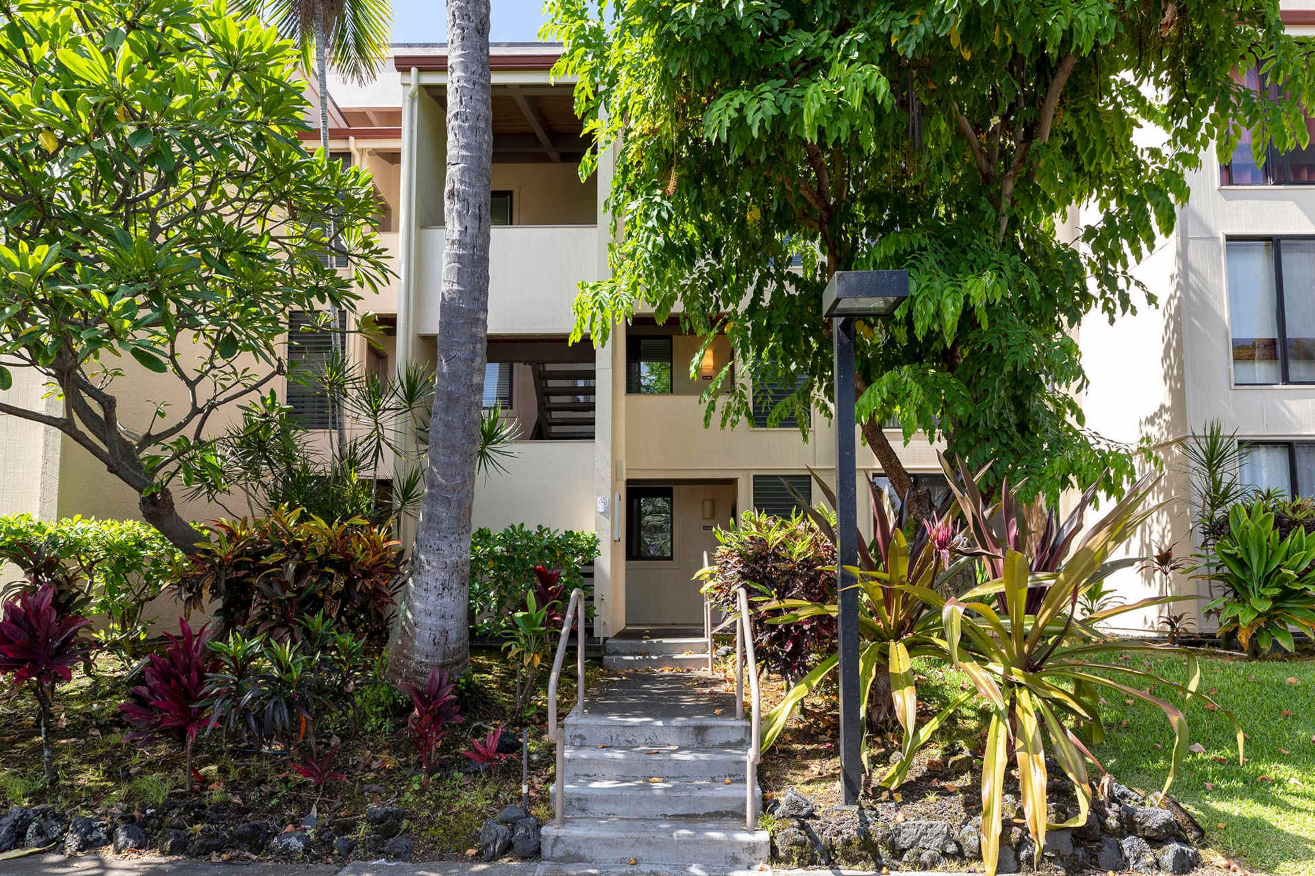 Condo in Kailua-Kona · ★4.71 · 2 bedrooms · 2 beds · 2 baths - Image 42