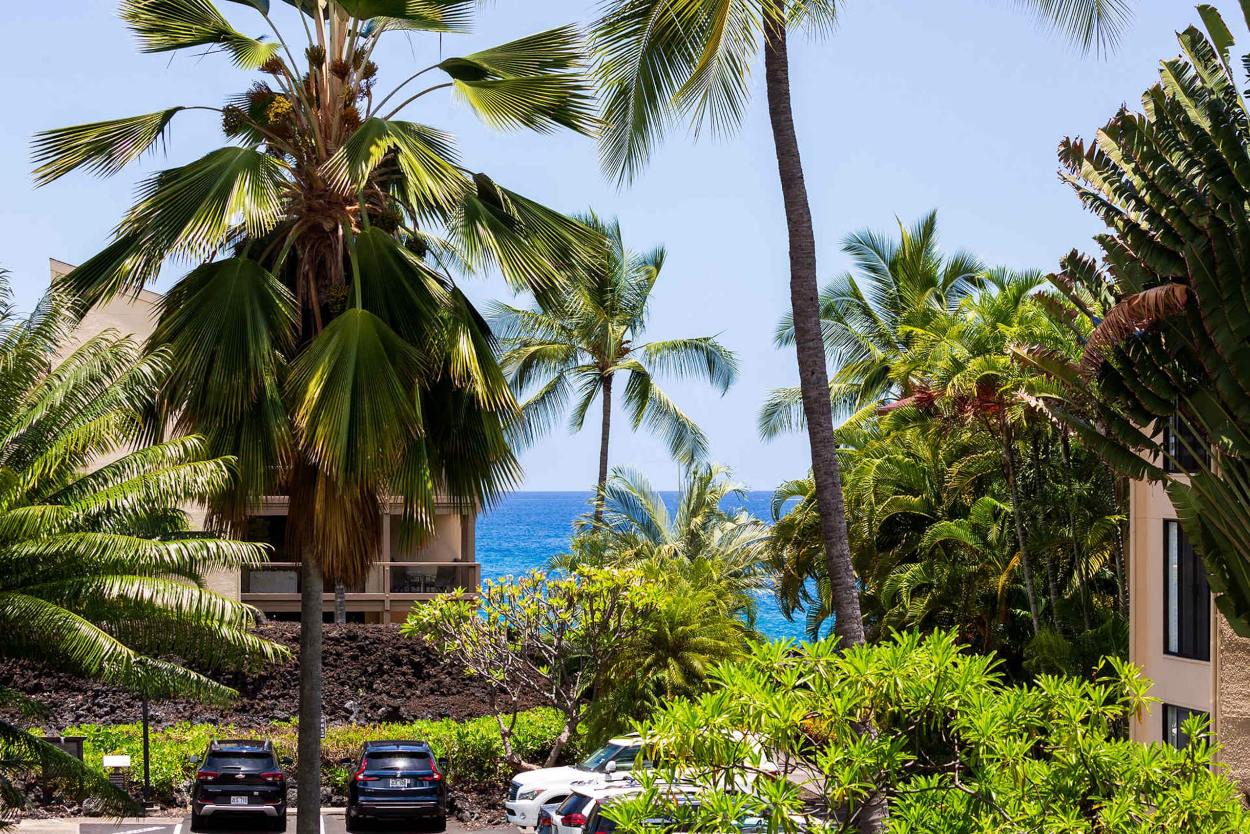 Condo in Kailua-Kona · ★4.71 · 2 bedrooms · 2 beds · 2 baths - Image 7