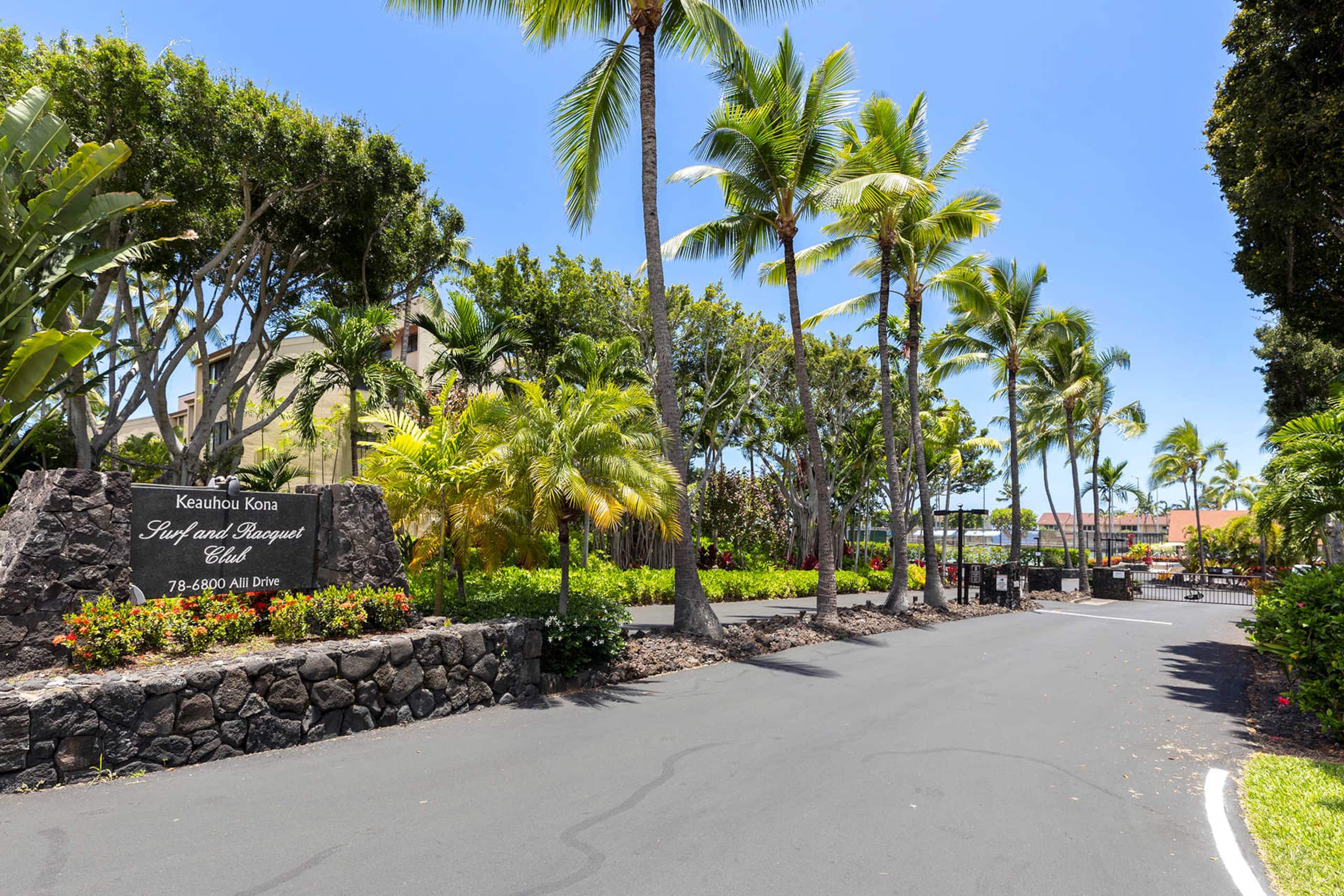 Condo in Kailua-Kona · ★4.71 · 2 bedrooms · 2 beds · 2 baths - Image 59