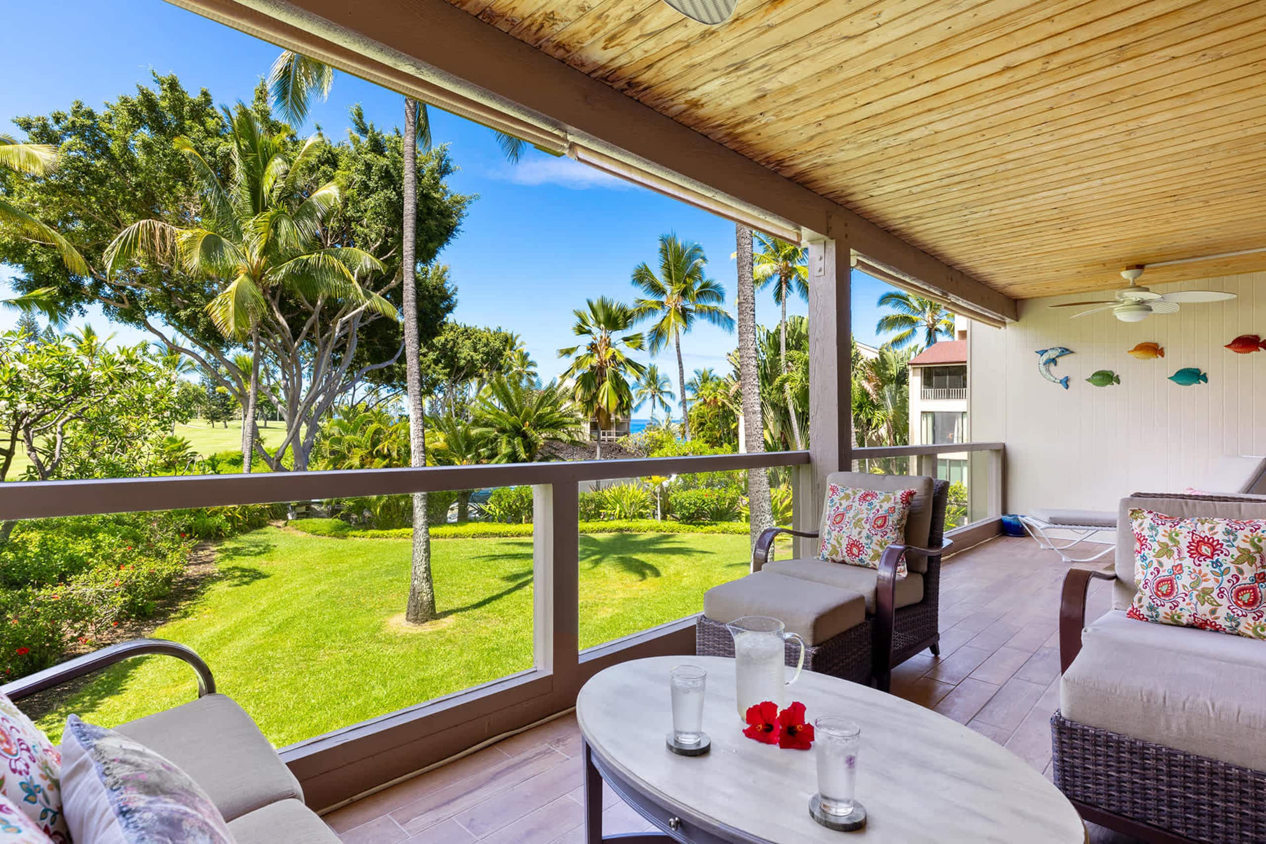 Condo in Kailua-Kona · ★4.71 · 2 bedrooms · 2 beds · 2 baths - Image 3