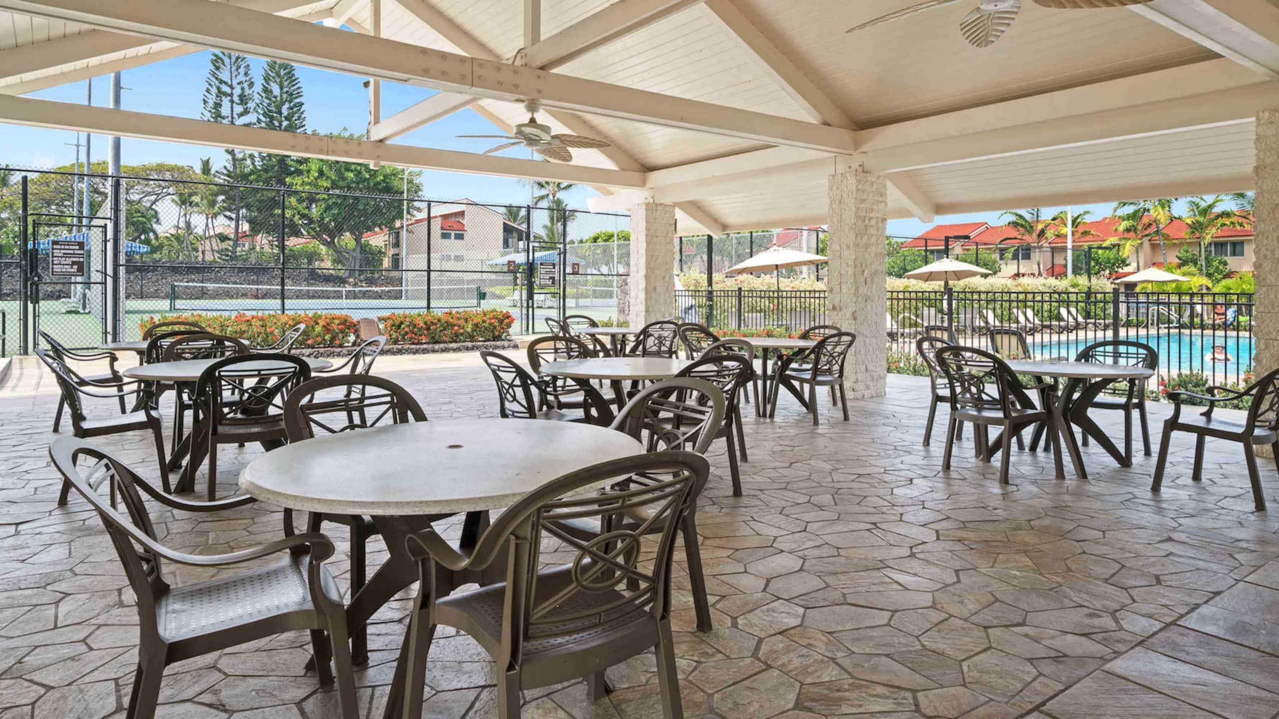Condo in Kailua-Kona · ★4.71 · 2 bedrooms · 2 beds · 2 baths - Image 47
