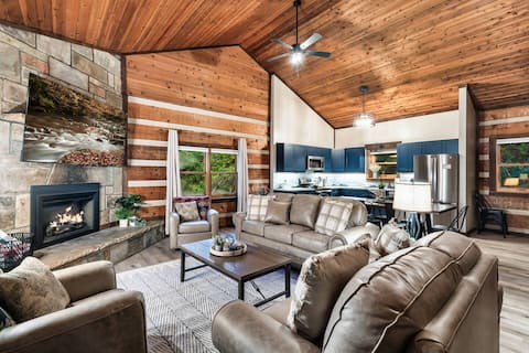 Top performing Airbnb: Mountain Cabin: Hot Tub, Arcade & Fire Pit in Gatlinburg