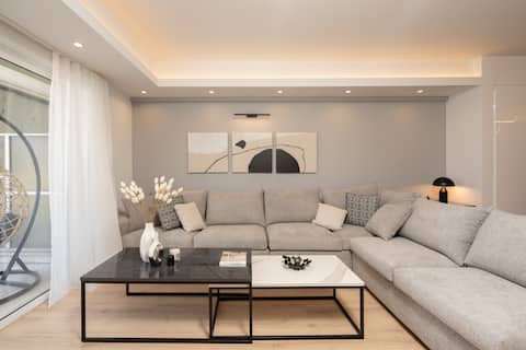 Luxury 4 bedrooms Apartment Near Beach & Marina