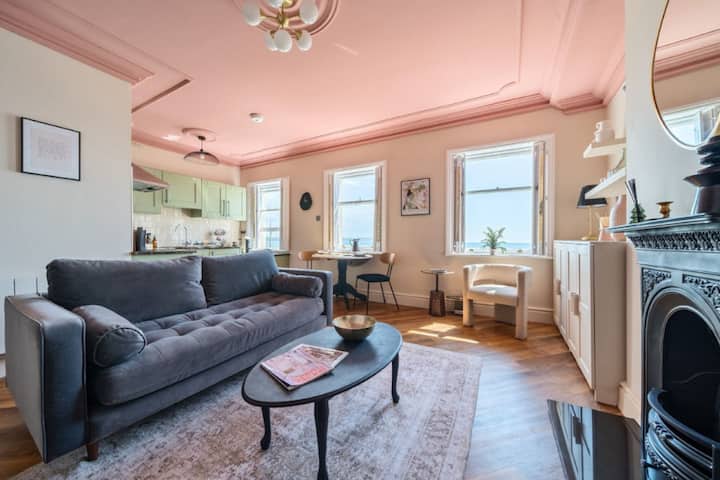 Pebble View | Sea-view Apartment On The Esplanade - Weymouth
