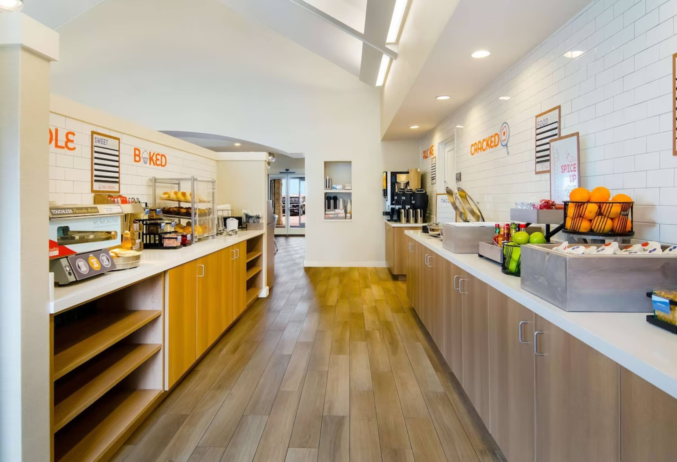 Hotel in South San Francisco · 3 bedrooms · 3 private baths - Image 14