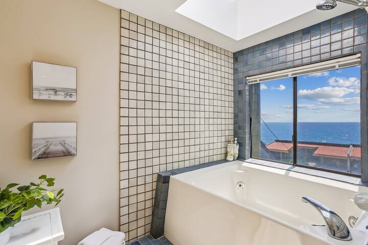 Shore Line Dream – Your Private Beachfront Paradis gallery image 2