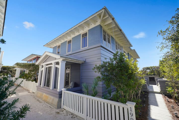 Homeowner'S Collection managed Airbnb listing 1