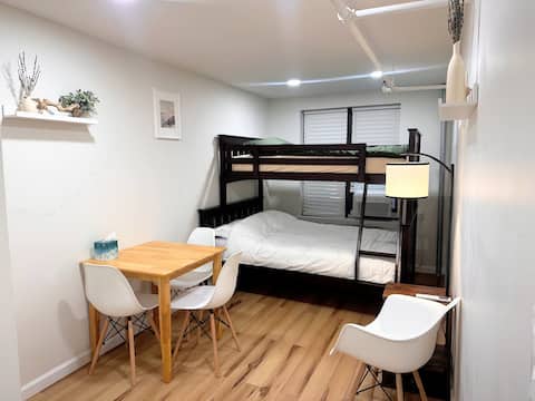 Successful Airbnb property: Studio with shower and kitchen 14 <Shared Toilet> in Gramercy