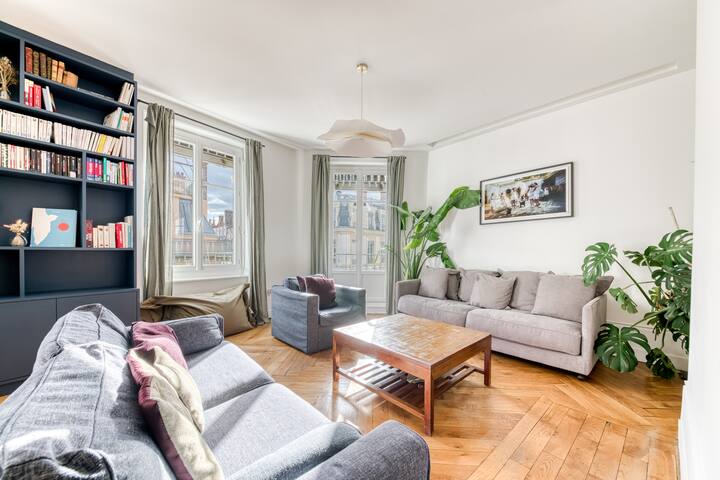 Large and beautiful apartment in the heart of Lyon gallery image 2