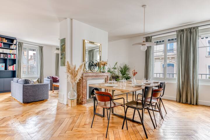 Large and beautiful apartment in the heart of Lyon gallery image 4