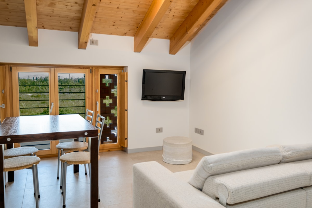 Top performing Airbnb: Ca' Bianca loft near Gardaland in Peschiera Del Garda