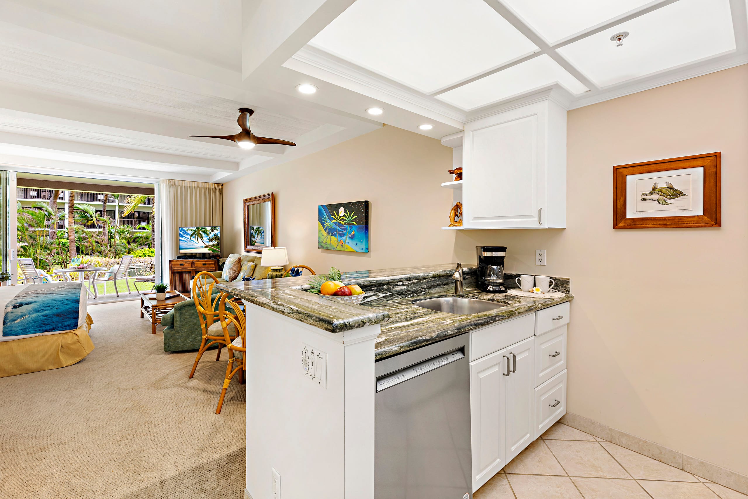 Condo in Lahaina · ★5.0 · Studio · 2 beds · 2 baths - Image 7