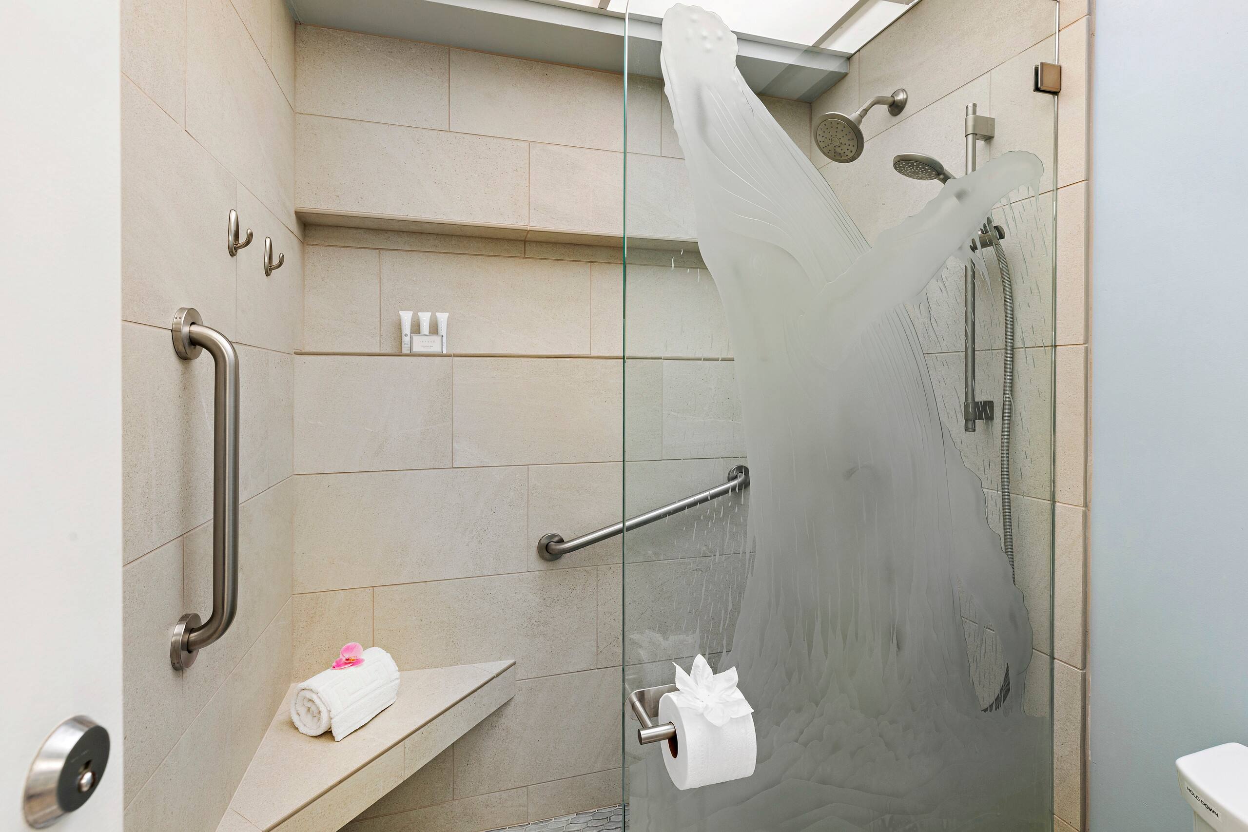 Condo in Lahaina · ★5.0 · Studio · 2 beds · 2 baths - Image 16