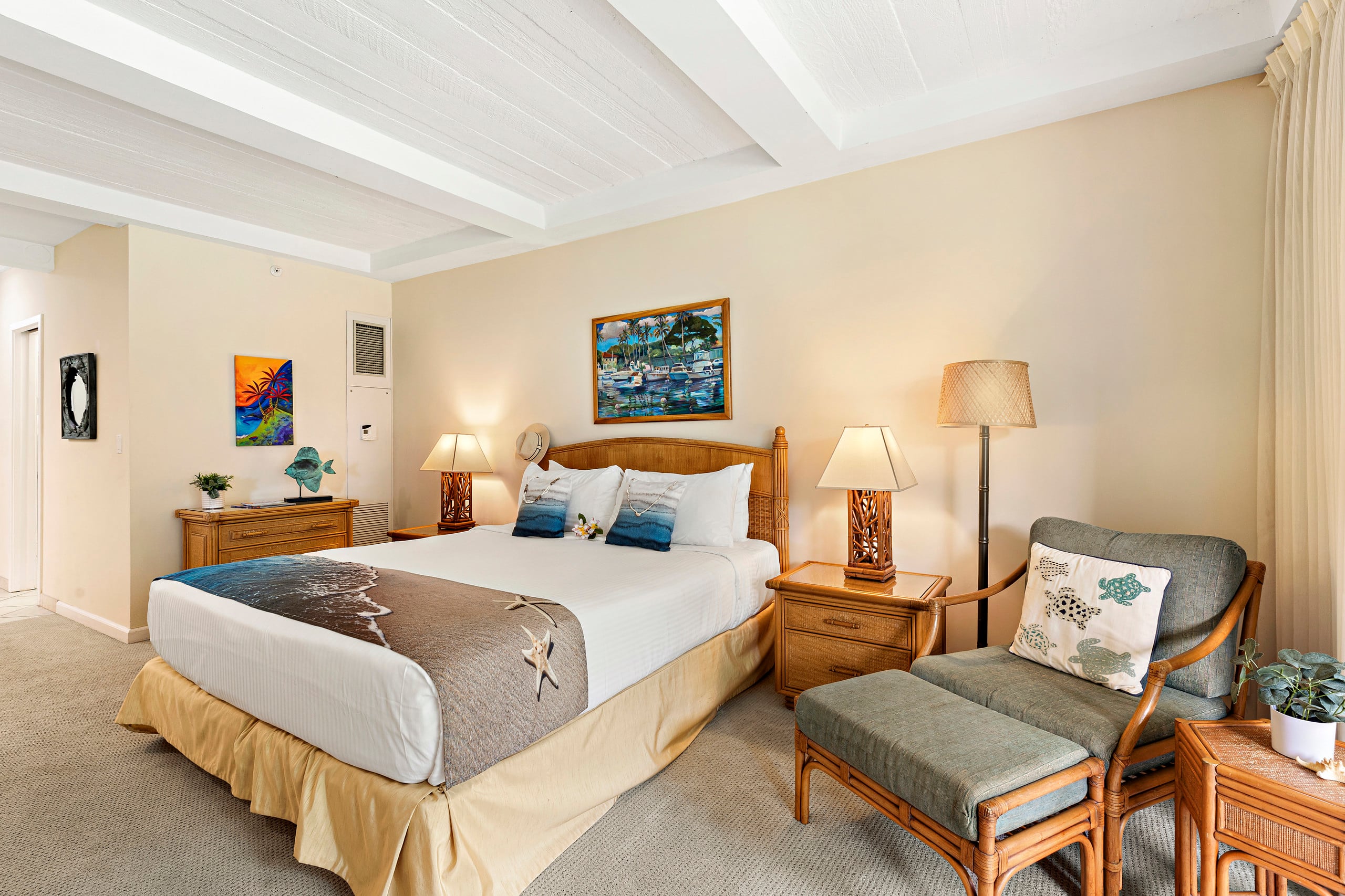 Condo in Lahaina · ★5.0 · Studio · 2 beds · 2 baths - Image 14
