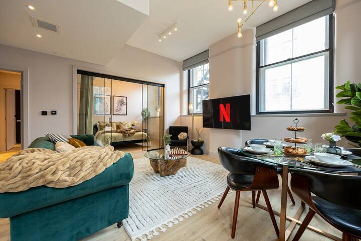 Elegant & Luxurious | Central Chinatown Residence gallery image 5