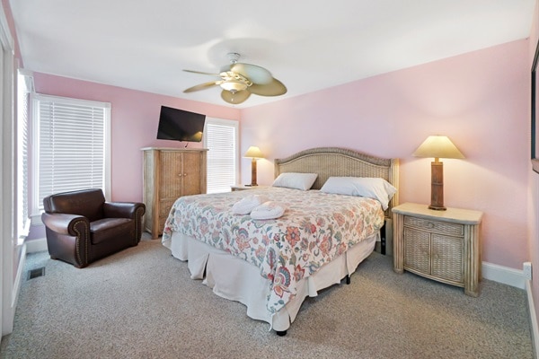 غرفة نوم همنغواي 8