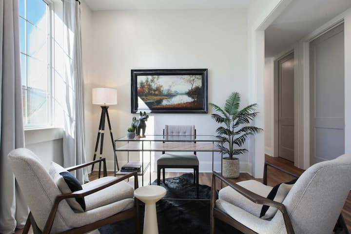 7br City Condo & Pool Access Near Cbd - New Orleans, LA