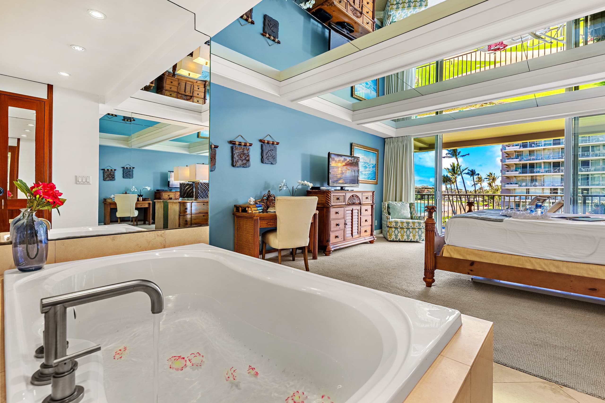 Condo in Lahaina · ★4.5 · 2 bedrooms · 2 beds · 2 baths - Image 21